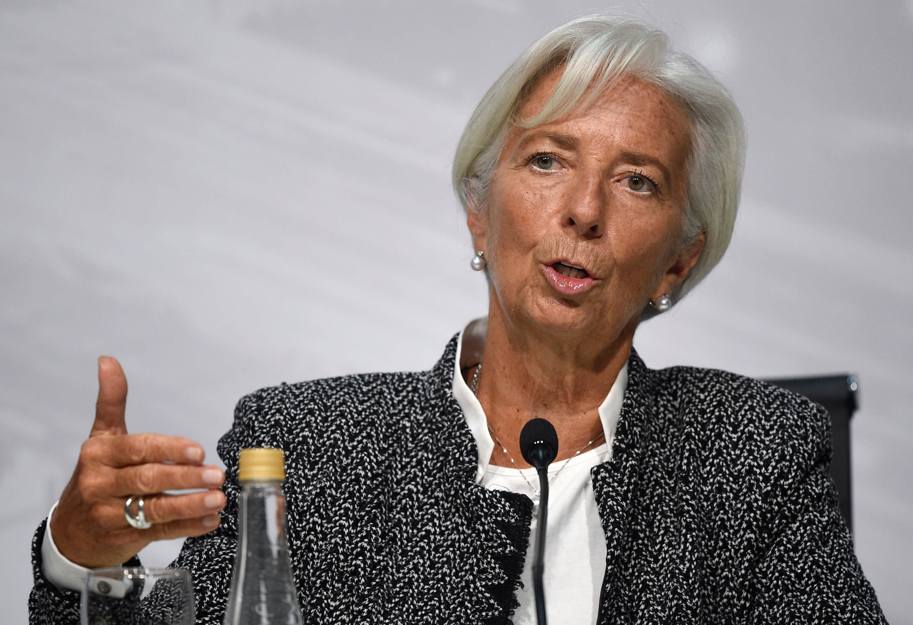 FMI trabajará con Argentina para fortalecer su programa financiero: Lagarde