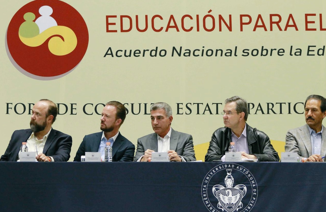 Realizan foro de educación propuesto por AMLO, en Puebla