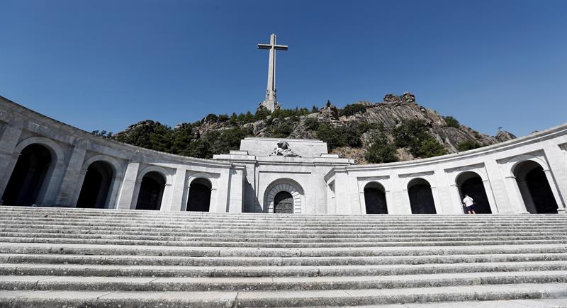 Aprueban exhumar los restos de Francisco Franco del Valle de los Caídos