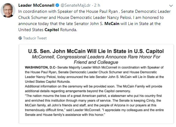 Planean dos capillas ardientes y dos funerales para McCain