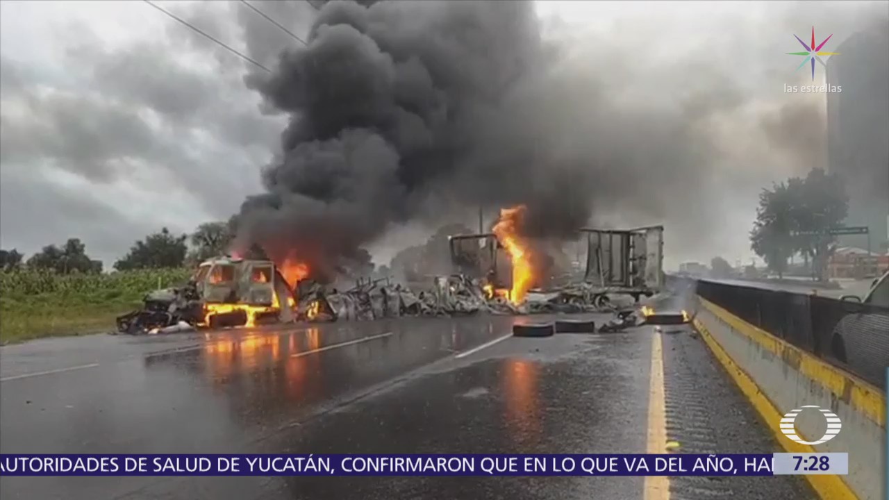Huachicoleros bloquean la autopista México-Puebla
