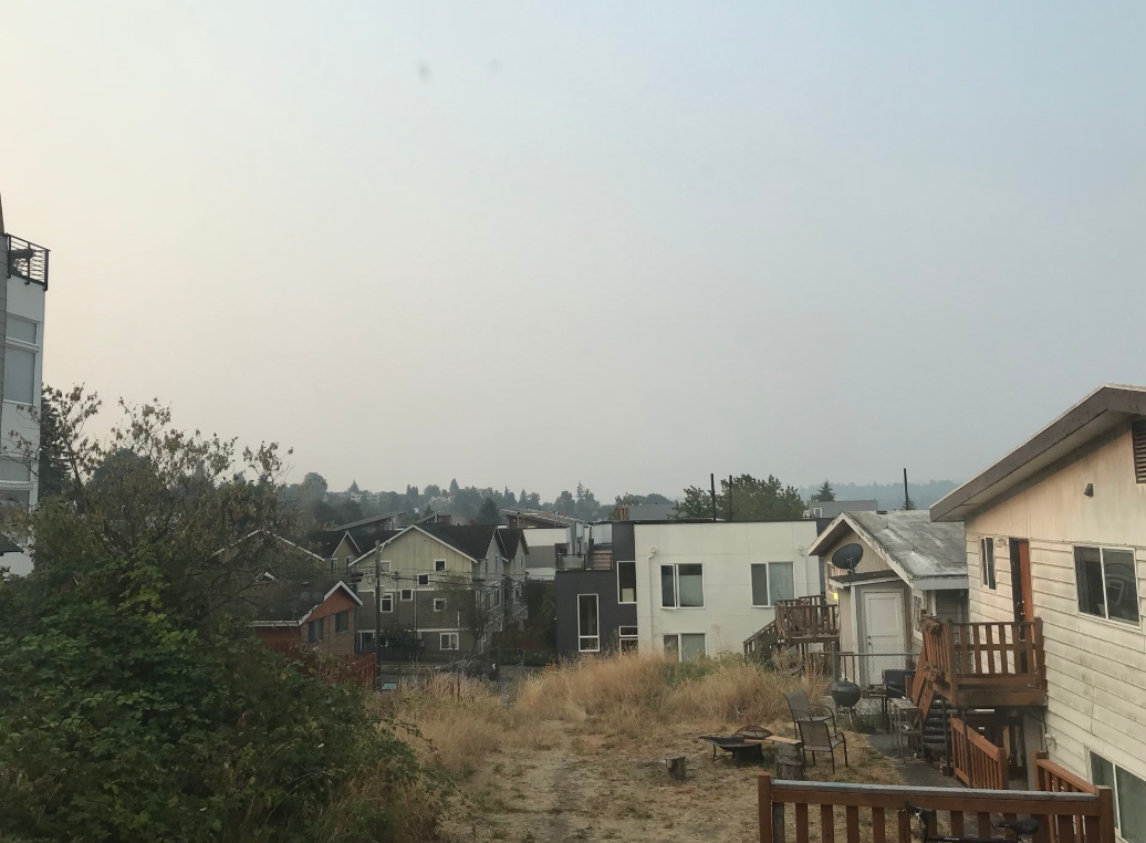 Humo cubre Seattle por incendios forestales en California y Canadá