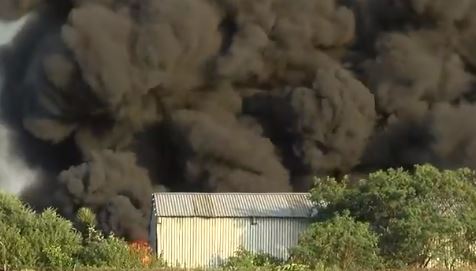 Incendio en planta recicladora en Pesquería, Nuevo León