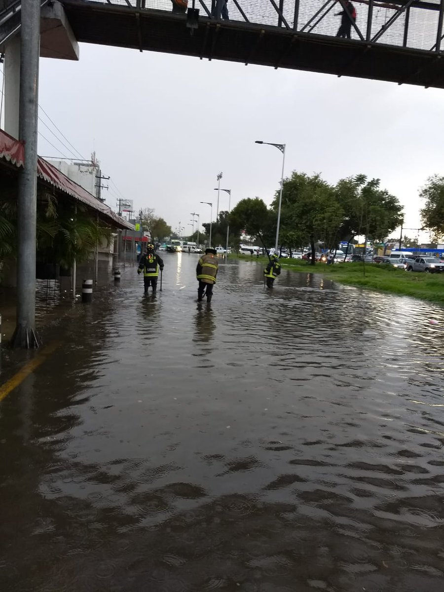 Lluvias causan encharcamientos en CDMX y calzada Zaragoza
