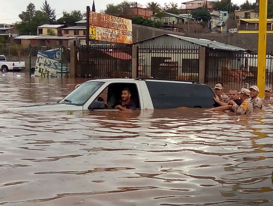 Lluvias en Sonora dejan inundaciones y persona muerta