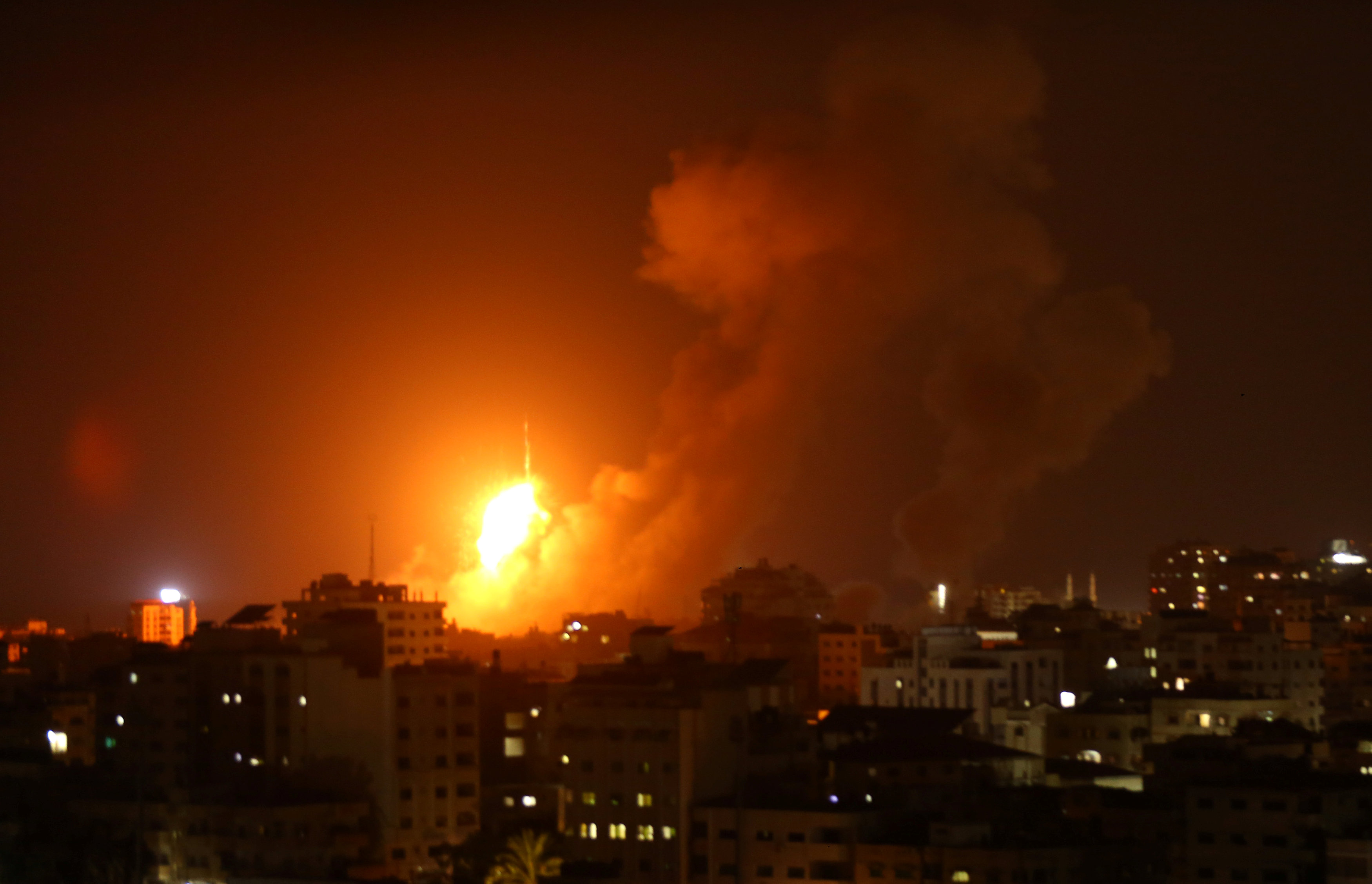 Israel bombardea Gaza en respuesta a misiles de Hamas