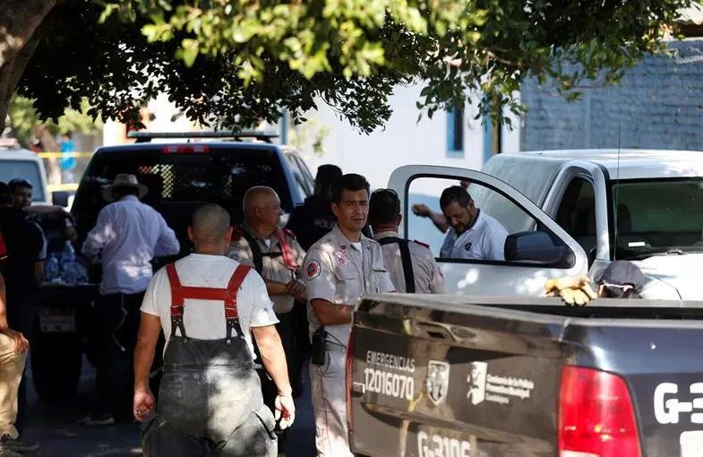 Suman 9 cuerpos en una fosa clandestina en Guadalajara