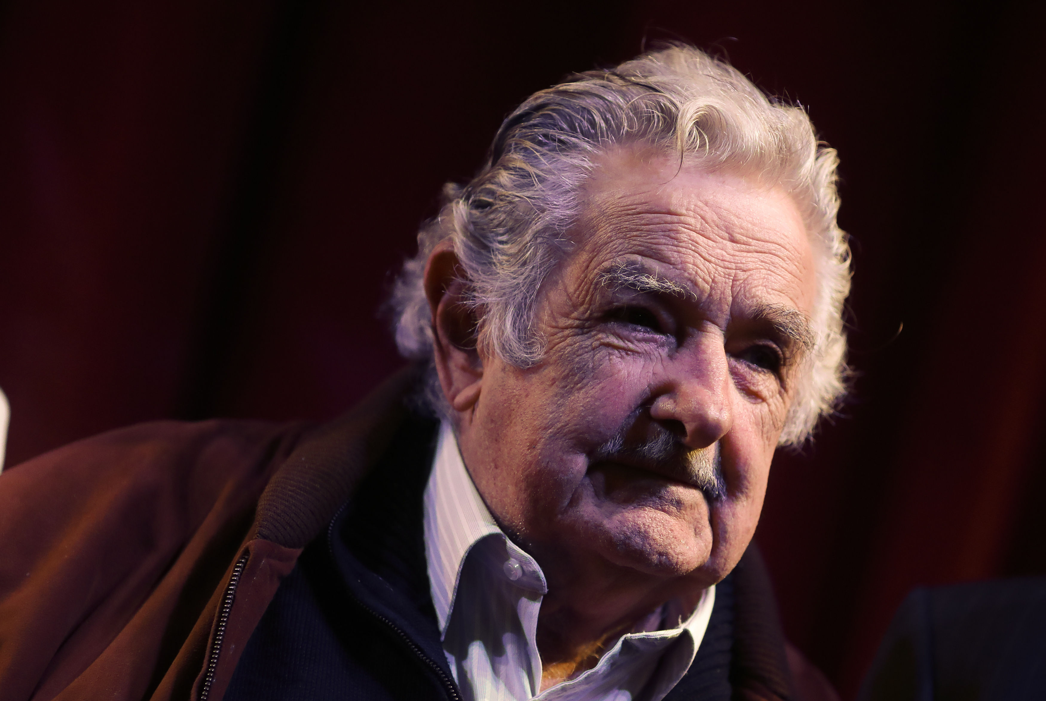 José Mujica renuncia a cargo de senador por "cansancio"
