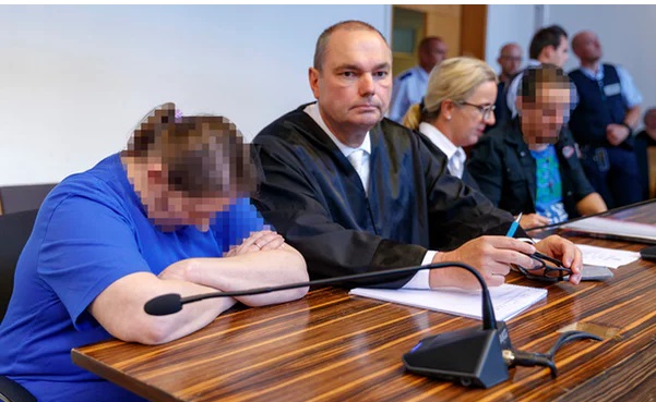 Pareja alemana senteciada a 12 años por prostituir a su hijo