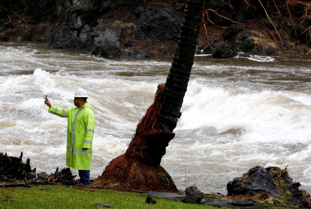 Tormenta ‘Lane’ se aleja y deja lluvias récord en Hawai