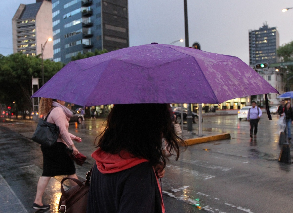 CDMX inicia la semana bajo la lluvia; activan alerta amarilla en 9 delegaciones