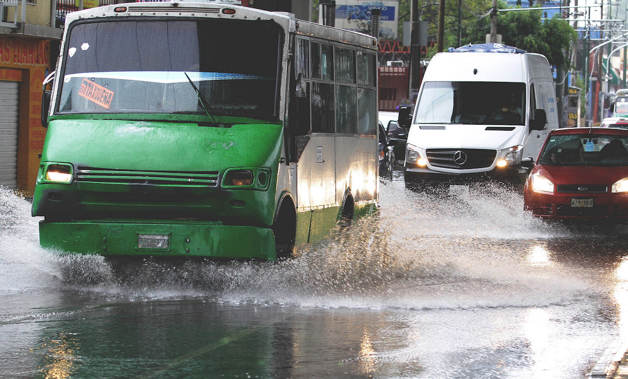 Galería: Fuertes lluvias en CDMX provocan inundaciones y paralizan líneas del metro
