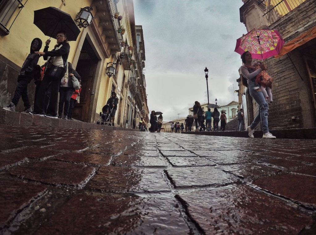 Lluvias afectan calles de Guanajuato por cuarto día consecutivo.
