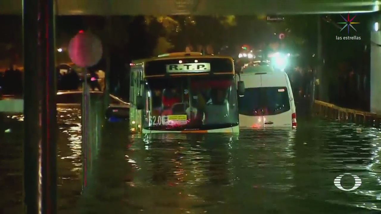 Lluvias Colapsan Vialidades Sur De Ciudad De México