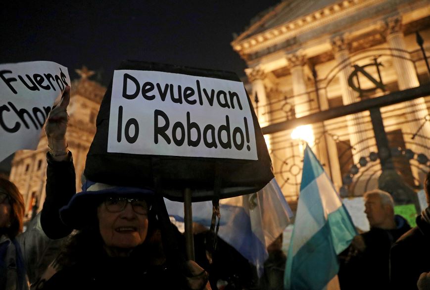 ‘¡Devuelvan lo robado!’; argentinos exigen desafuero de Cristina Kirchner