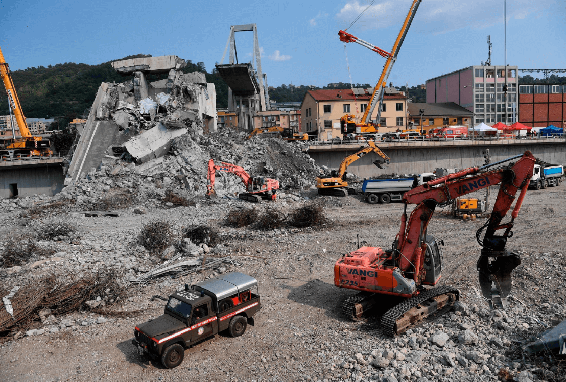 Recomiendan demoler restos del puente derrumbado en Génova