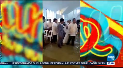 Extra Extra Pareja Se Casa A Pesar De Inundación Iglesia Filipinas Boda El Reporñero