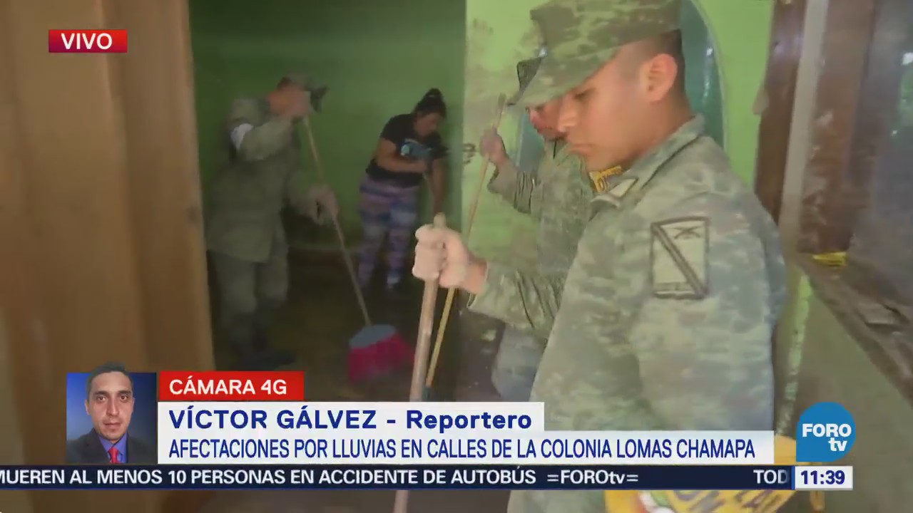 Militares auxilian a familia afectada por lluvias en Naucalpan