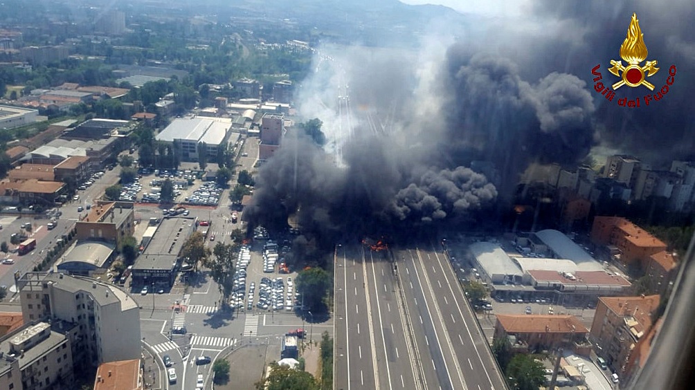 Dos muertos deja explosión cerca Aeropuerto Bologna, Italia