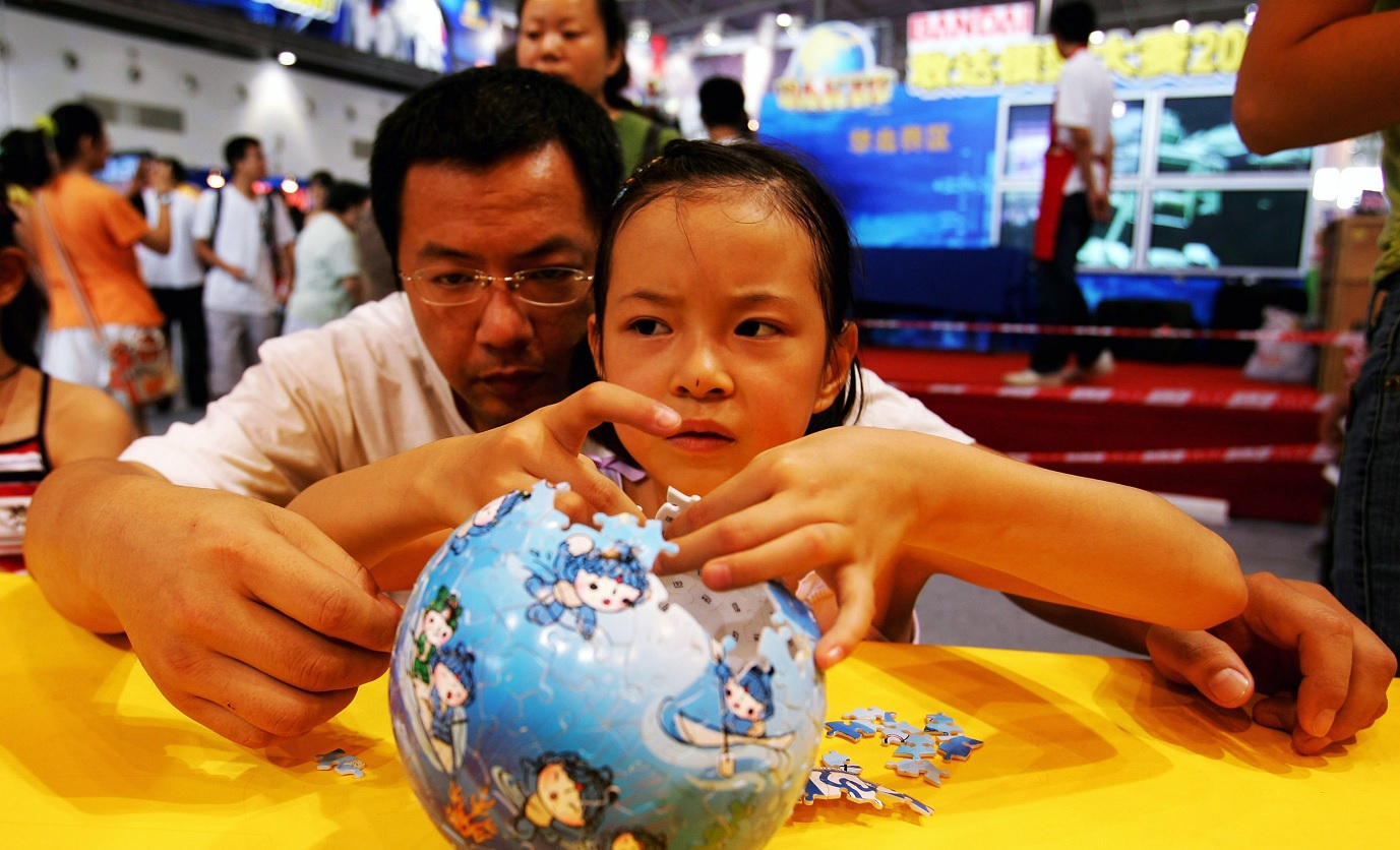 China podría desechar la política de dos hijos