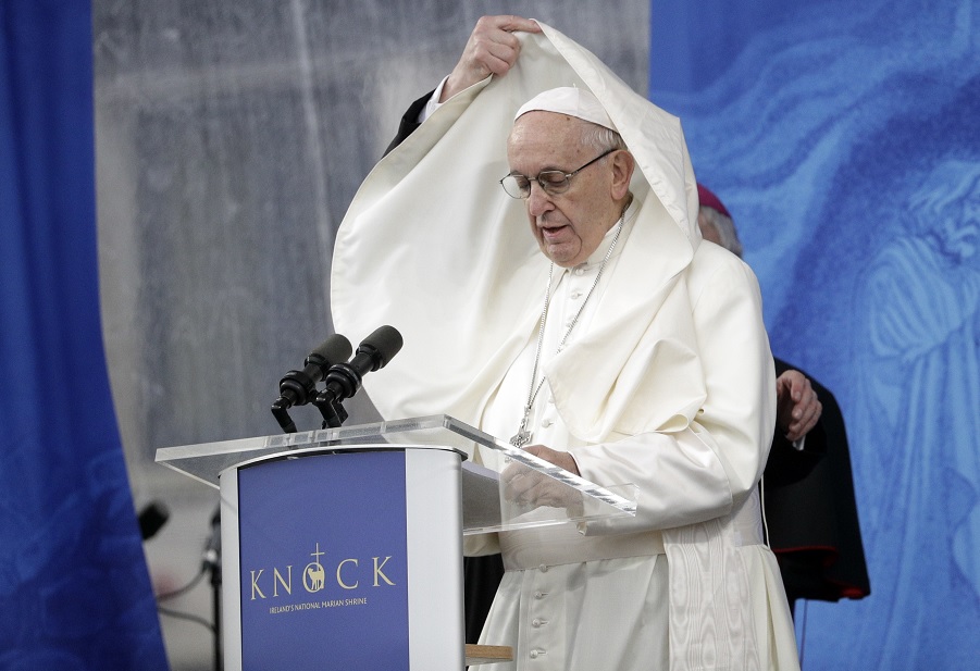 Papa se despide de Irlanda con un ‘mea culpa’ por abusos de sacerdotes