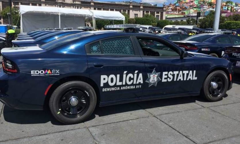 Policía mexiquense estrena patrullas con falta de ortografía