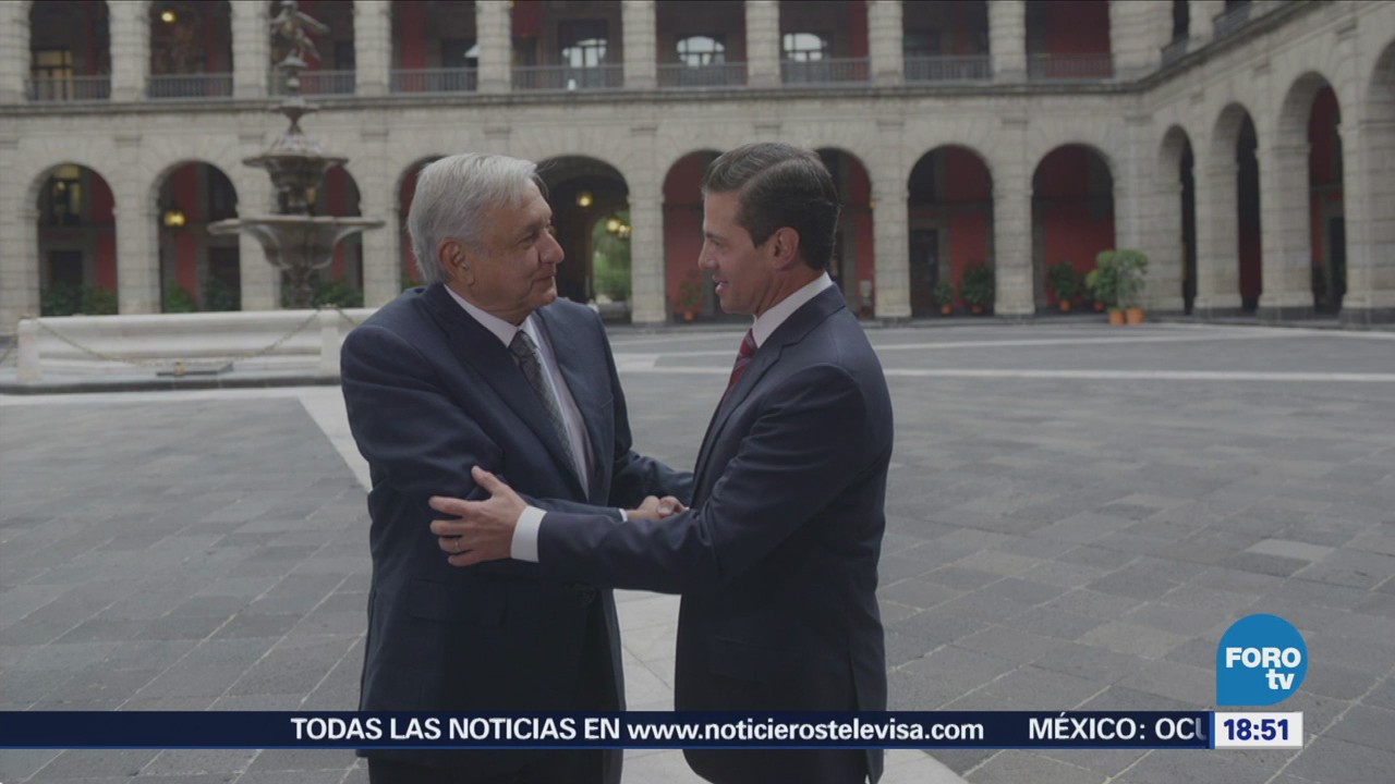 Peña Nieto publica en Twitter imágenes del encuentro AMLO
