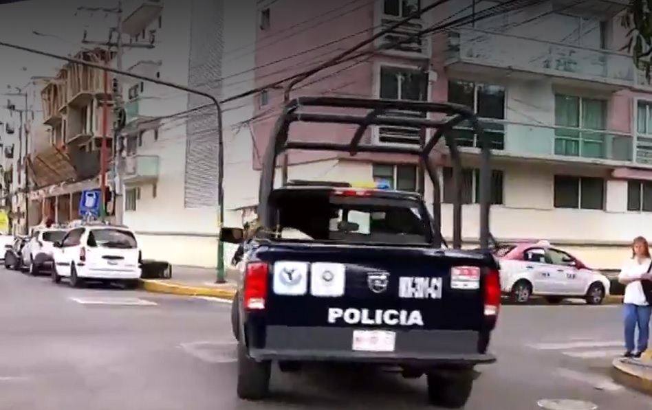 Narcomenudistas agreden a policía en cumplimiento de su deber, en la CDMX