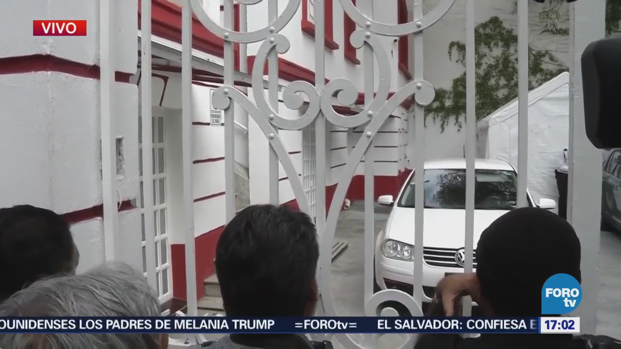 Salida de López Obrador hacia el Palacio NacionaL