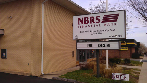 Reseva Federal de EU prohibe a expresidente de banco NBRS de Maryland participar en sector bancario