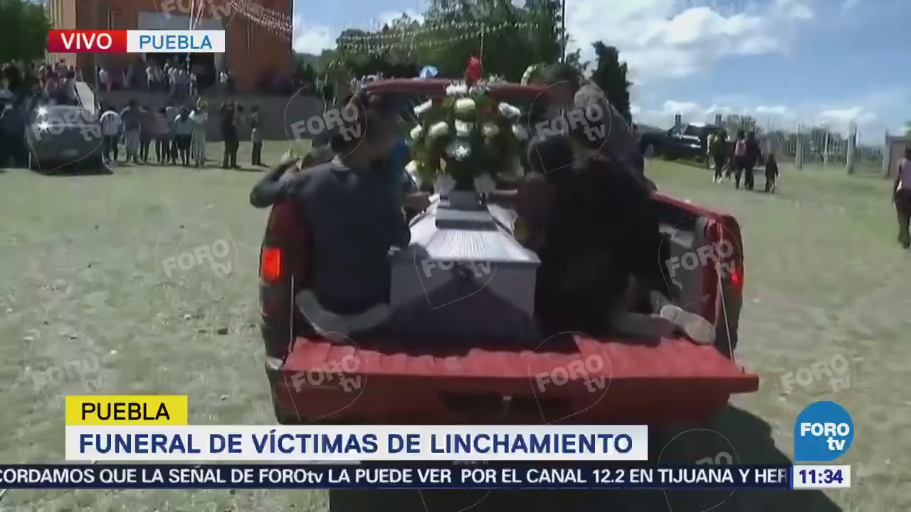 Realizan funeral de víctimas de linchamiento en Puebla