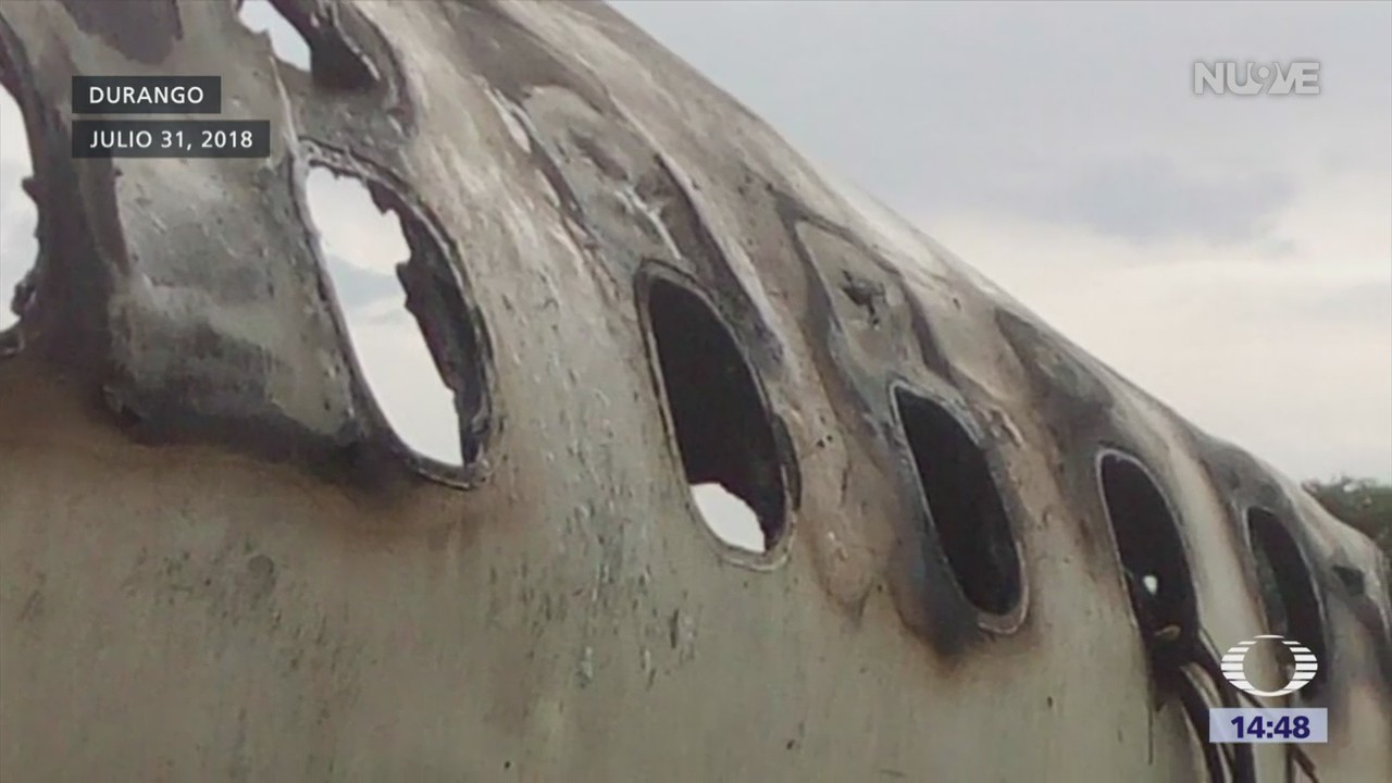 Remueven restos del avión accidentado en Durango