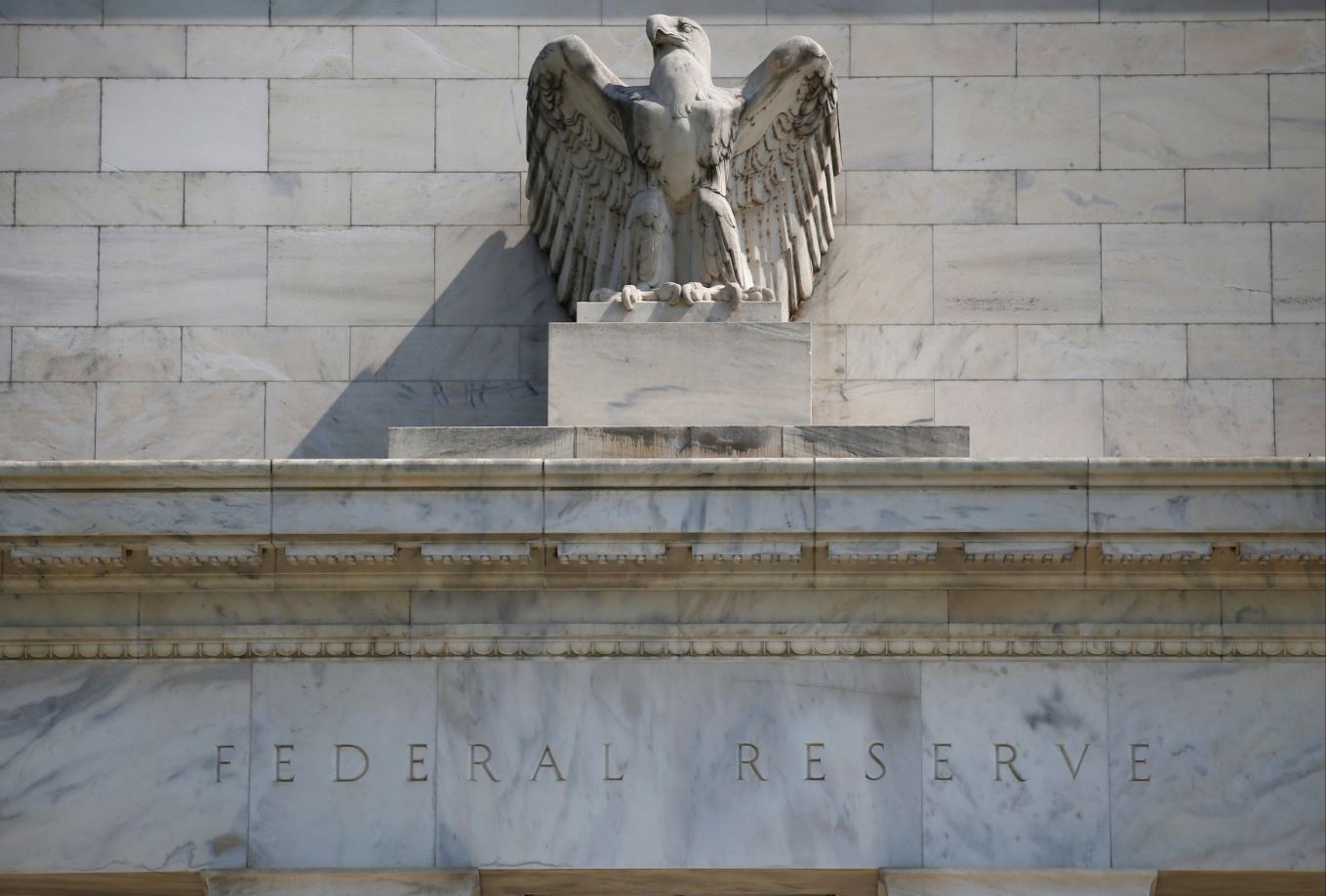 Reserva Federal espera más alzas a tasas de interés en 2018
