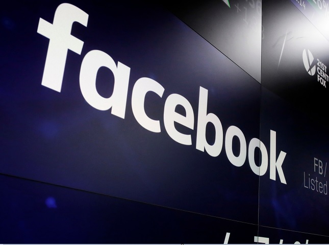 Facebook contacta bancos colaborar app Messenger
