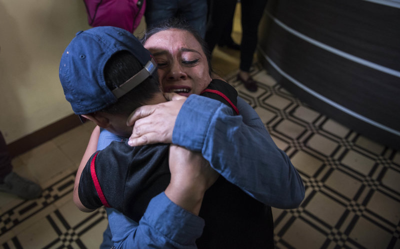Niño migrante separado de su mamá en EU ya está en Guatemala