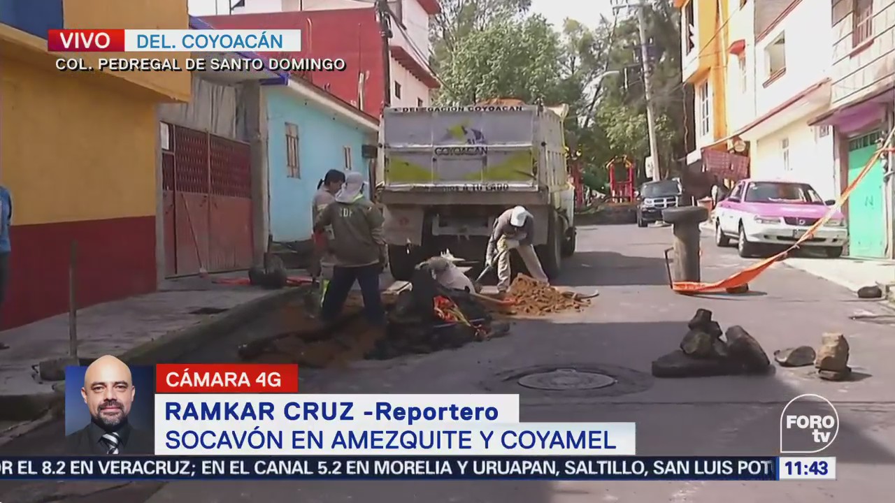 Socavón afecta calles del Pedregal de Santo Domingo, Coyoacán