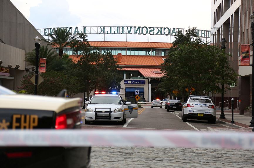 Confirman 3 muertos y 11 heridos por tiroteo en Florida