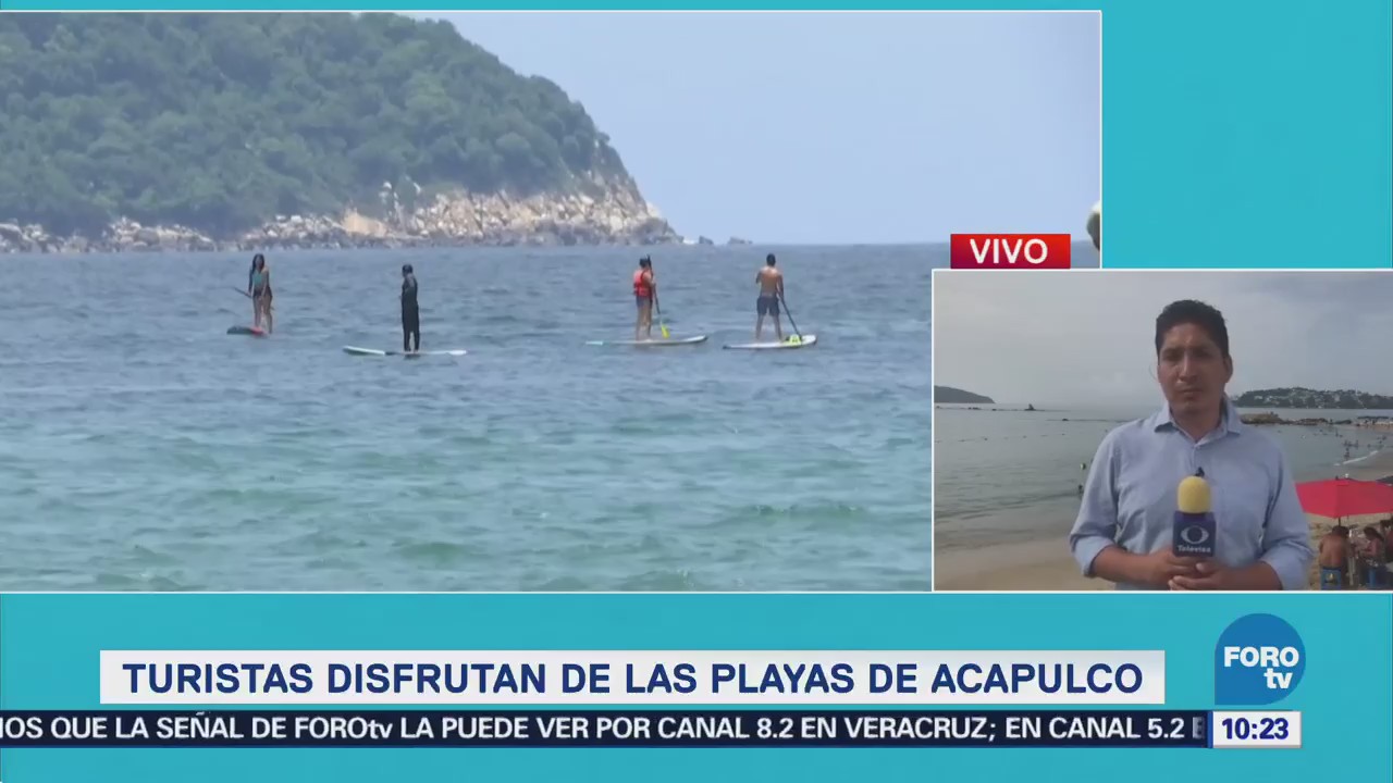 Turistas Disfrutan Playas Acapulco Vacaciones Guerrero