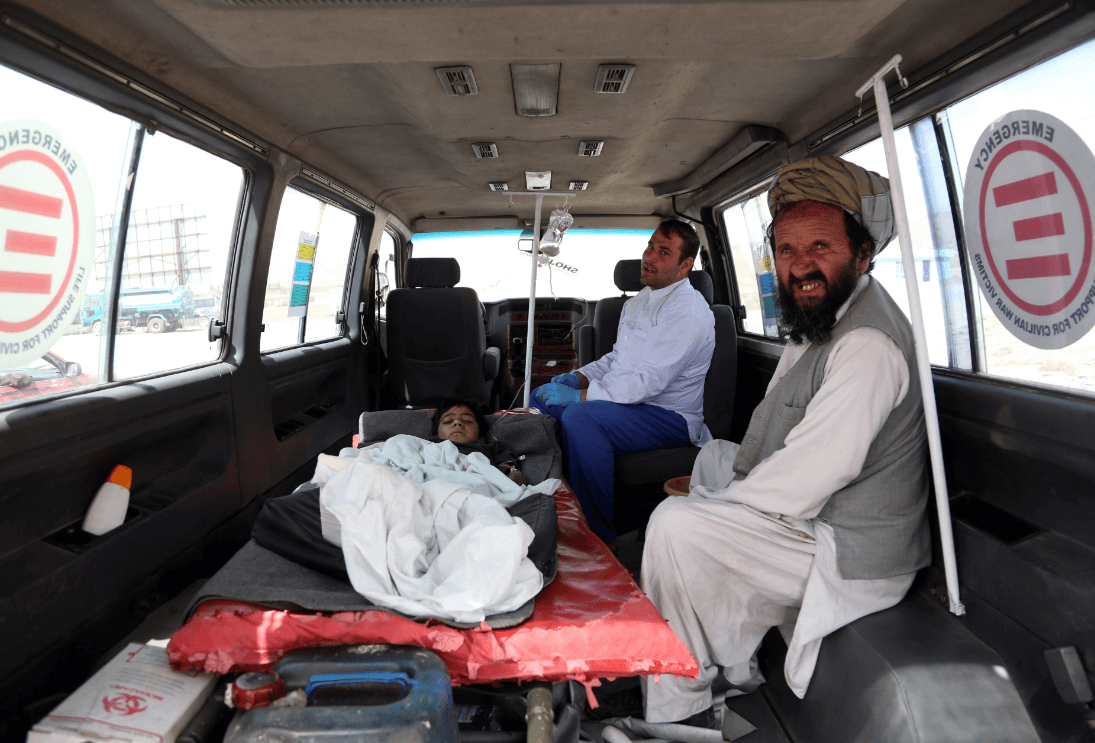 Afganistán confirma 325 muertos en ofensiva de los talibanes