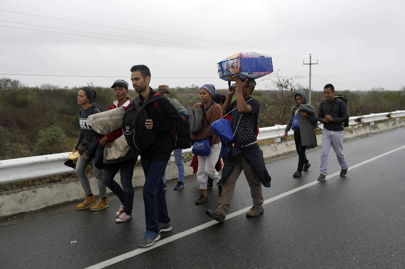 Perú comienza a exigir pasaporte a venezolanos que llegan a su frontera