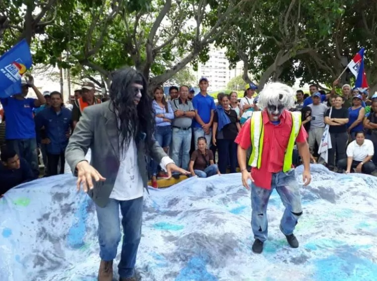 Zombies marchan en Venezuela por colapso de servicios