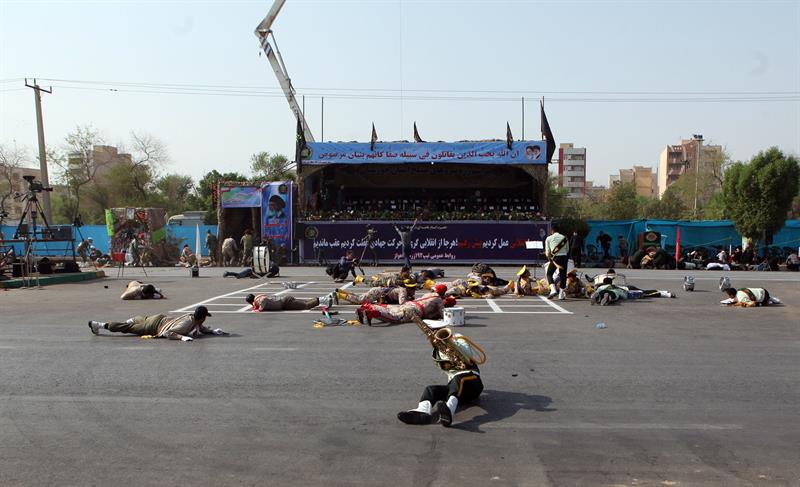 Atentado terrorista en Irán deja al menos 10 muertos y decenas de heridos