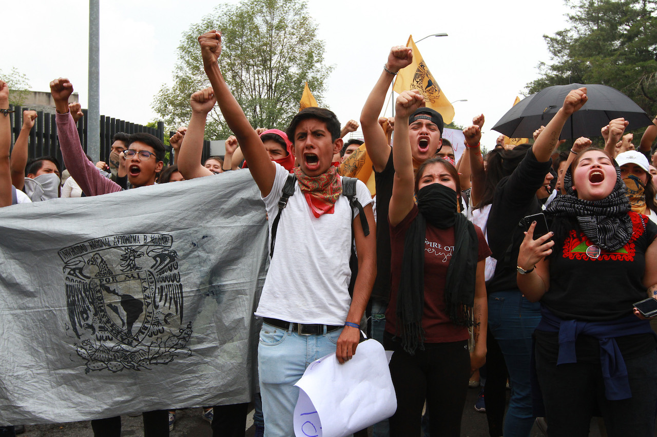 Fotos: Así fue la marcha en la UNAM de miles de estudiantes contra la violencia y los porros