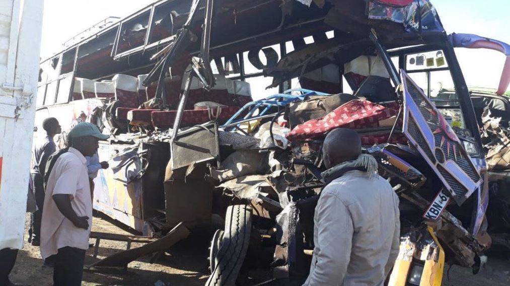 Choque entre un autobús y un camión deja 11 muertos en Kenia
