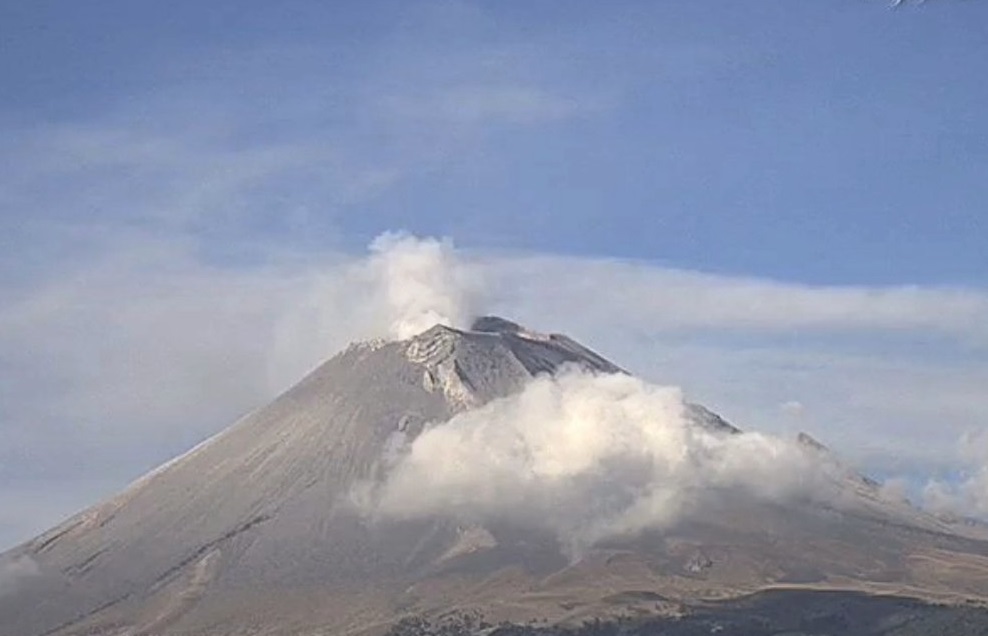 Volcán Popocatépetl vuelve a tener fuertes explosiones 