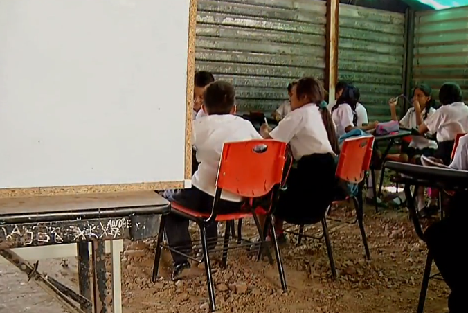 Niños esperan reconstrucción de escuelas tras sismo 7S