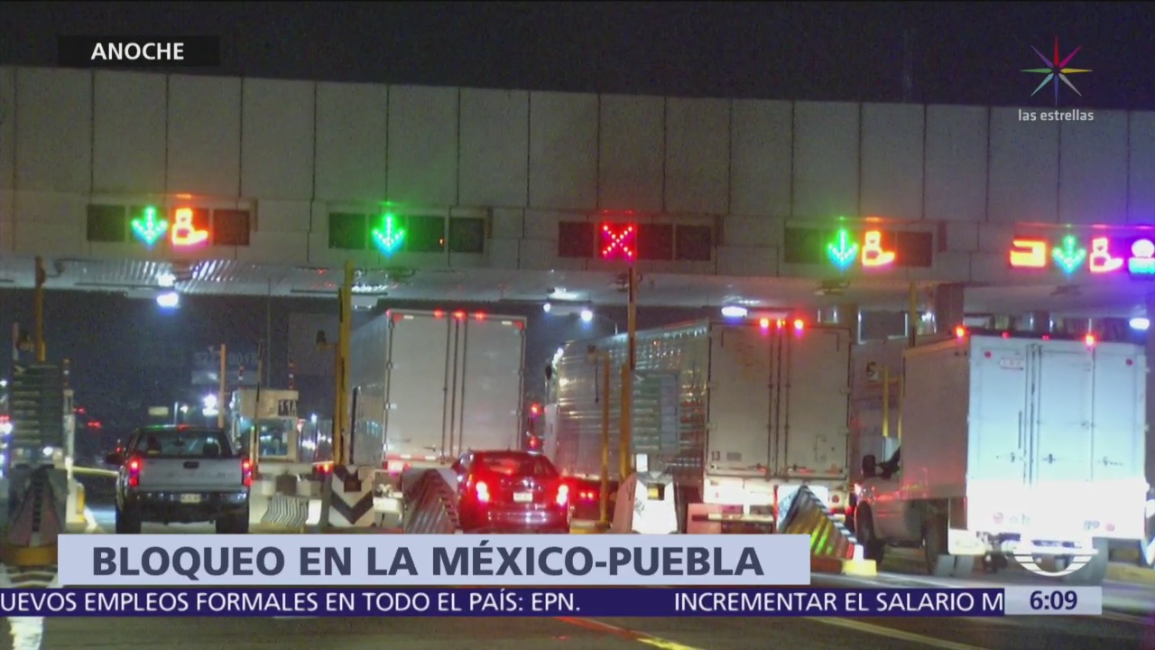Automovilistas bloquean la México-Puebla; denuncian inseguridad en carretera
