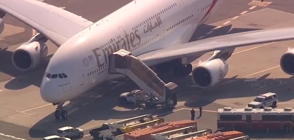 Avión de Emirates, procedente de Dubai, es puesto en cuarentena en New York
