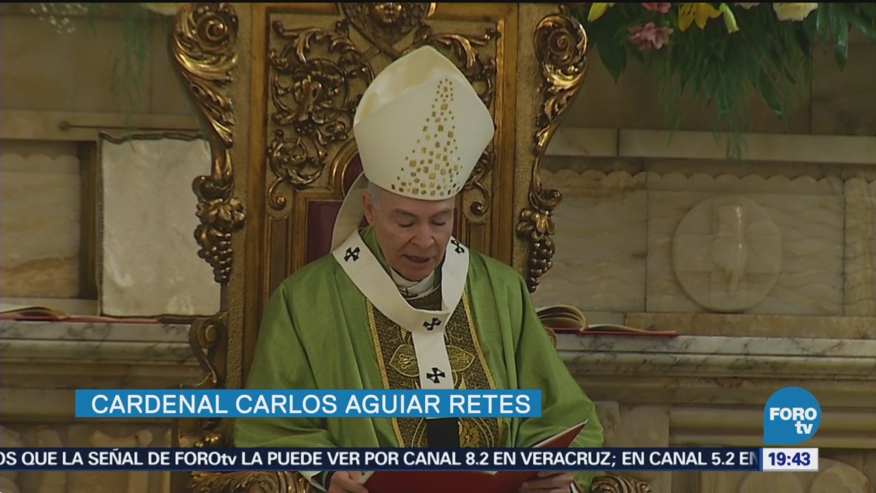 Cardenal Carlos Aguiar Retes recibe Palio Arzobispal