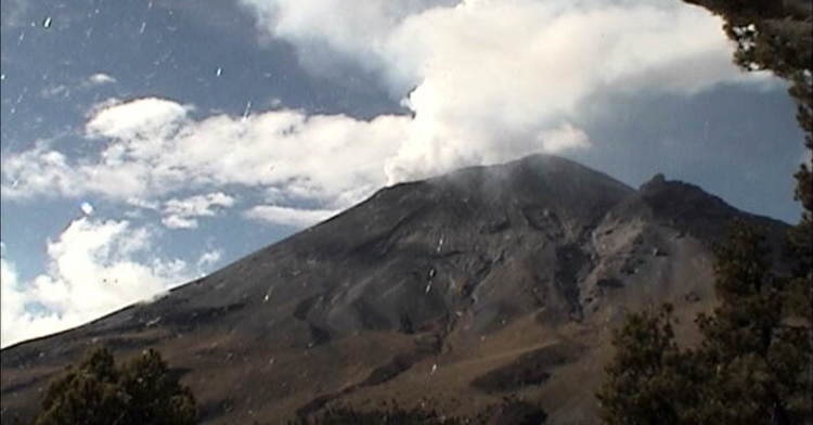 Cenapred: Volcán Popocatépetl lanza 221 exhalaciones acompañadas de ceniza
